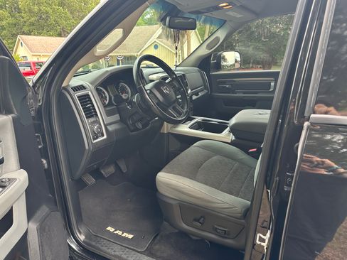 Used 2017 RAM 2500 SLT AWD/4WD image 9