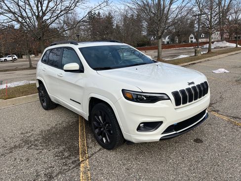 Used 2019 Jeep Cherokee High Altitude image 1