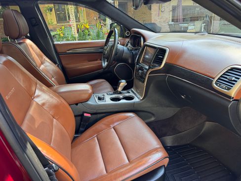 Used 2017 Jeep Grand Cherokee Summit AWD/4WD image 13