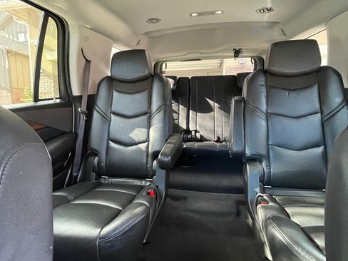 Used 2019 Cadillac Escalade Premium Luxury image 13