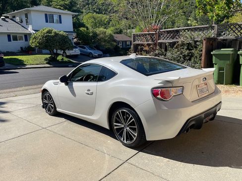 Used 2015 Subaru BRZ Limited RWD image 2