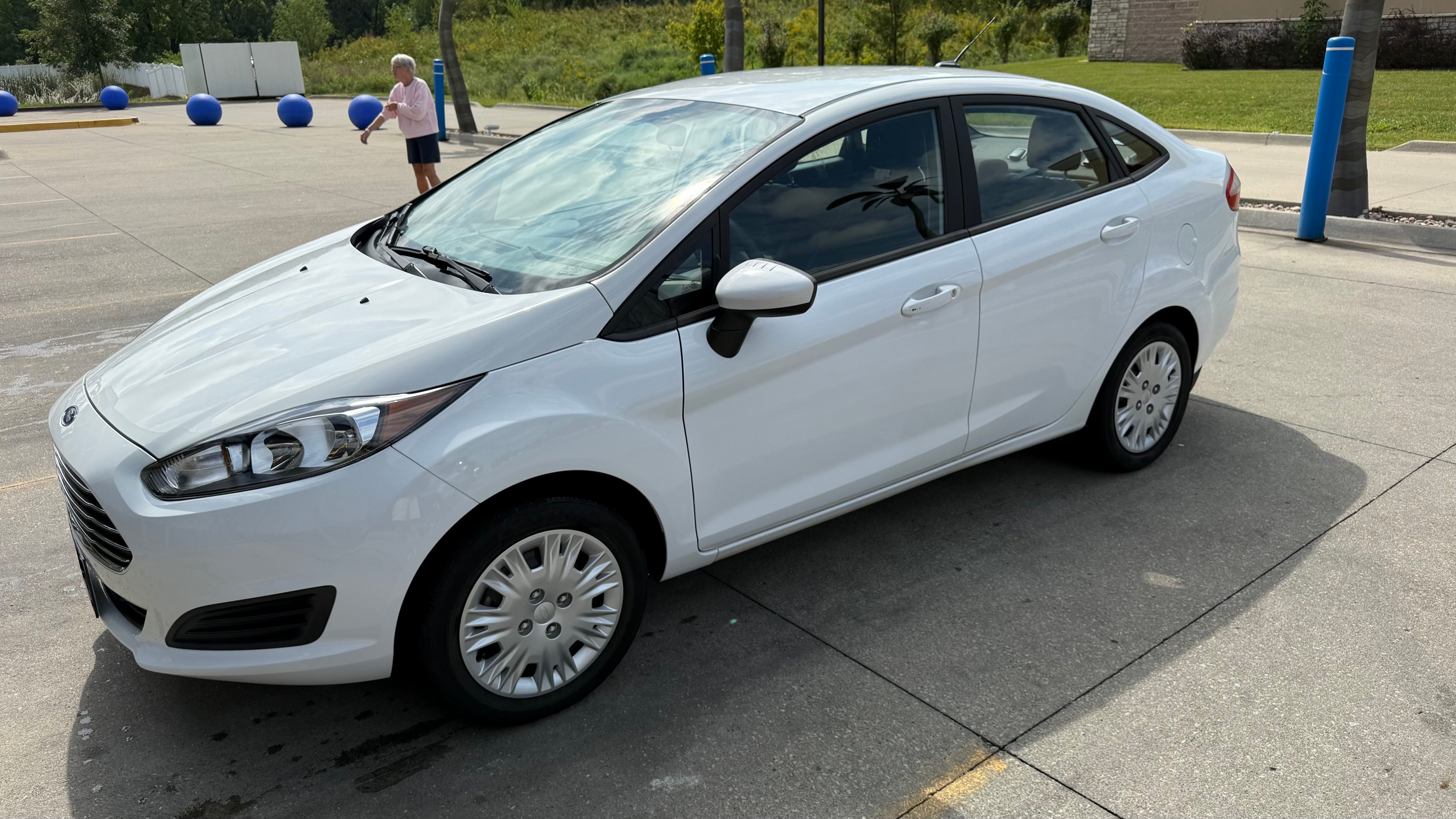 Used 2018 Ford Fiesta S FWD image 1