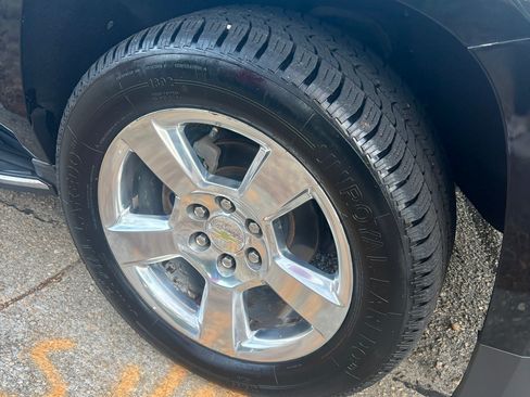 Used 2016 Chevrolet Suburban LTZ image 2