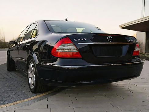 Used 2007 Mercedes-Benz E 550 4MATIC Sedan image 8