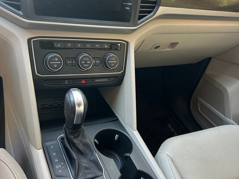 Used 2020 Volkswagen Atlas SE w/ Panoramic Sunroof Package image 13