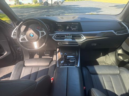 Used 2022 BMW X5 xDrive40i w/ M Sport Package AWD/4WD image 10