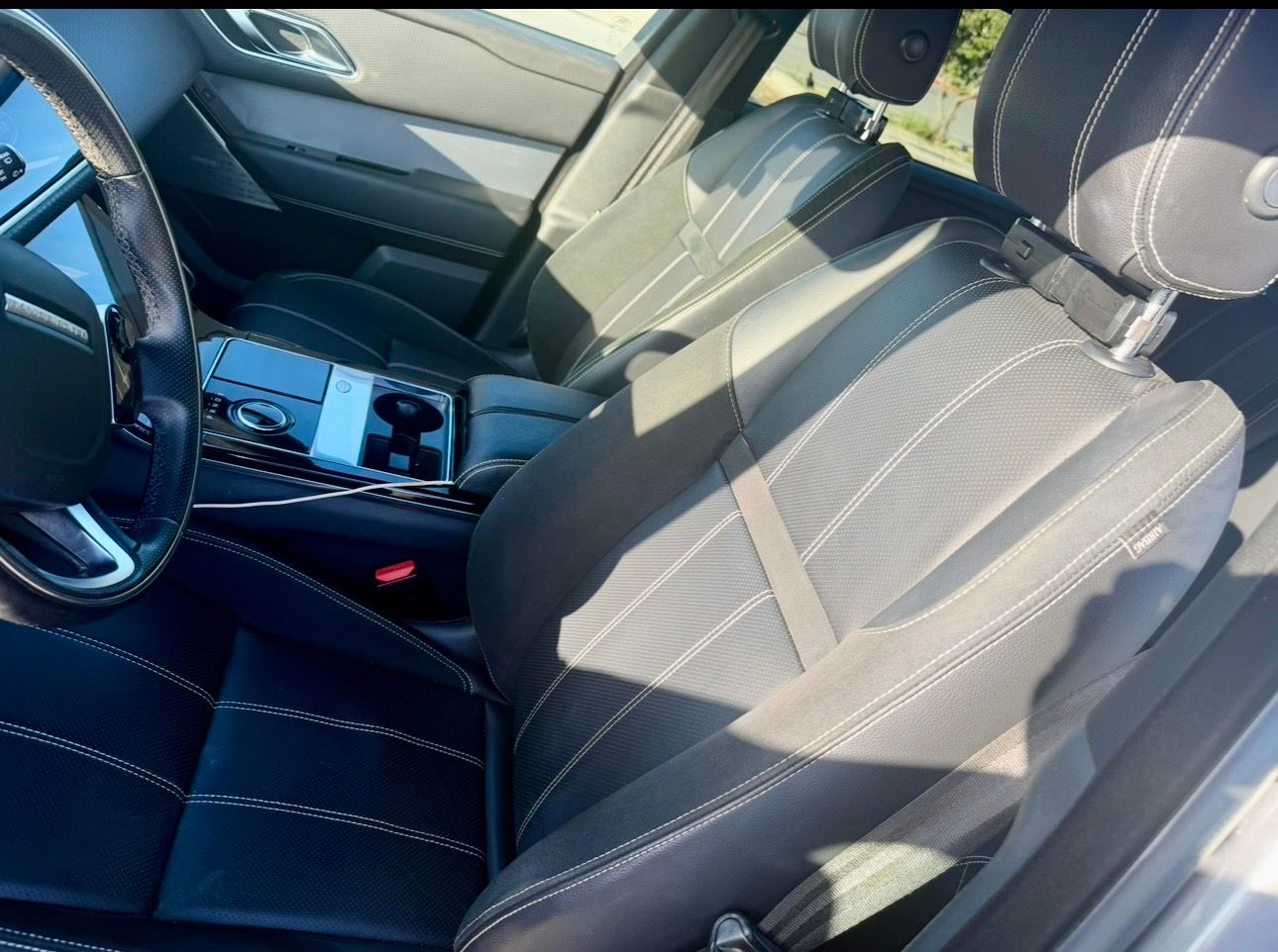Used 2019 Land Rover Range Rover Velar R-Dynamic SE AWD/4WD image 8