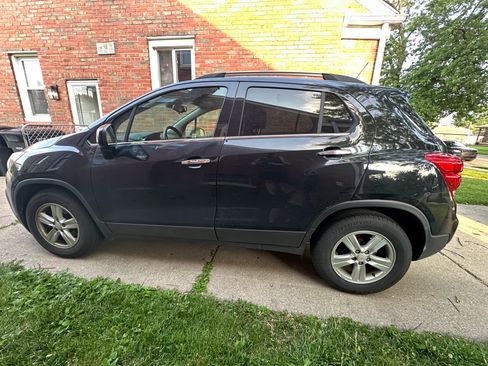 Used 2019 Chevrolet Trax LT w/ LT Convenience Package FWD image 5