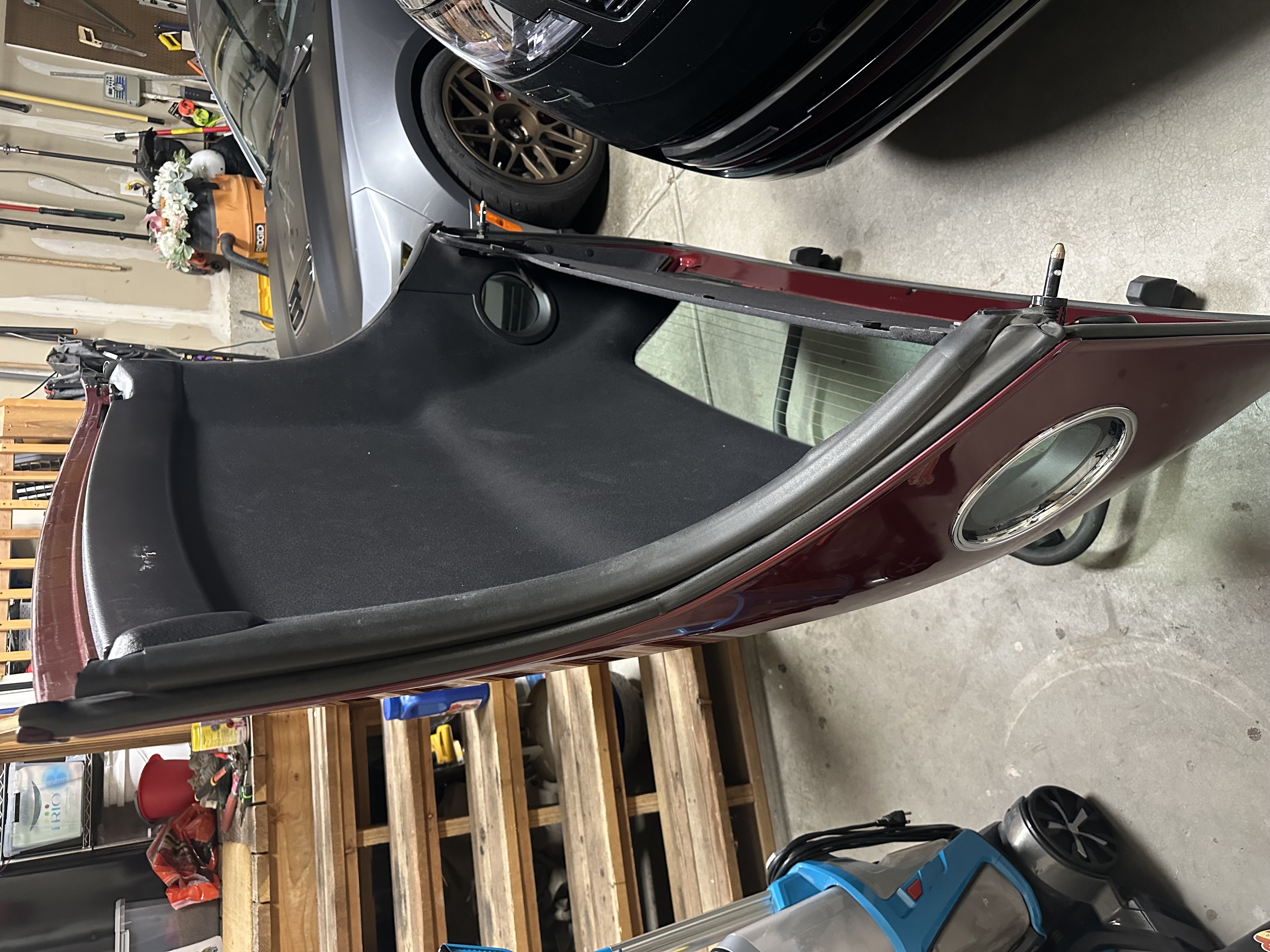 Used 2004 Ford Thunderbird RWD image 16