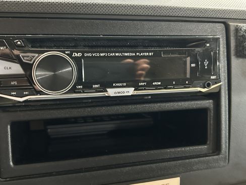 Used 2014 Ford E-350 and Econoline 350 XLT image 20