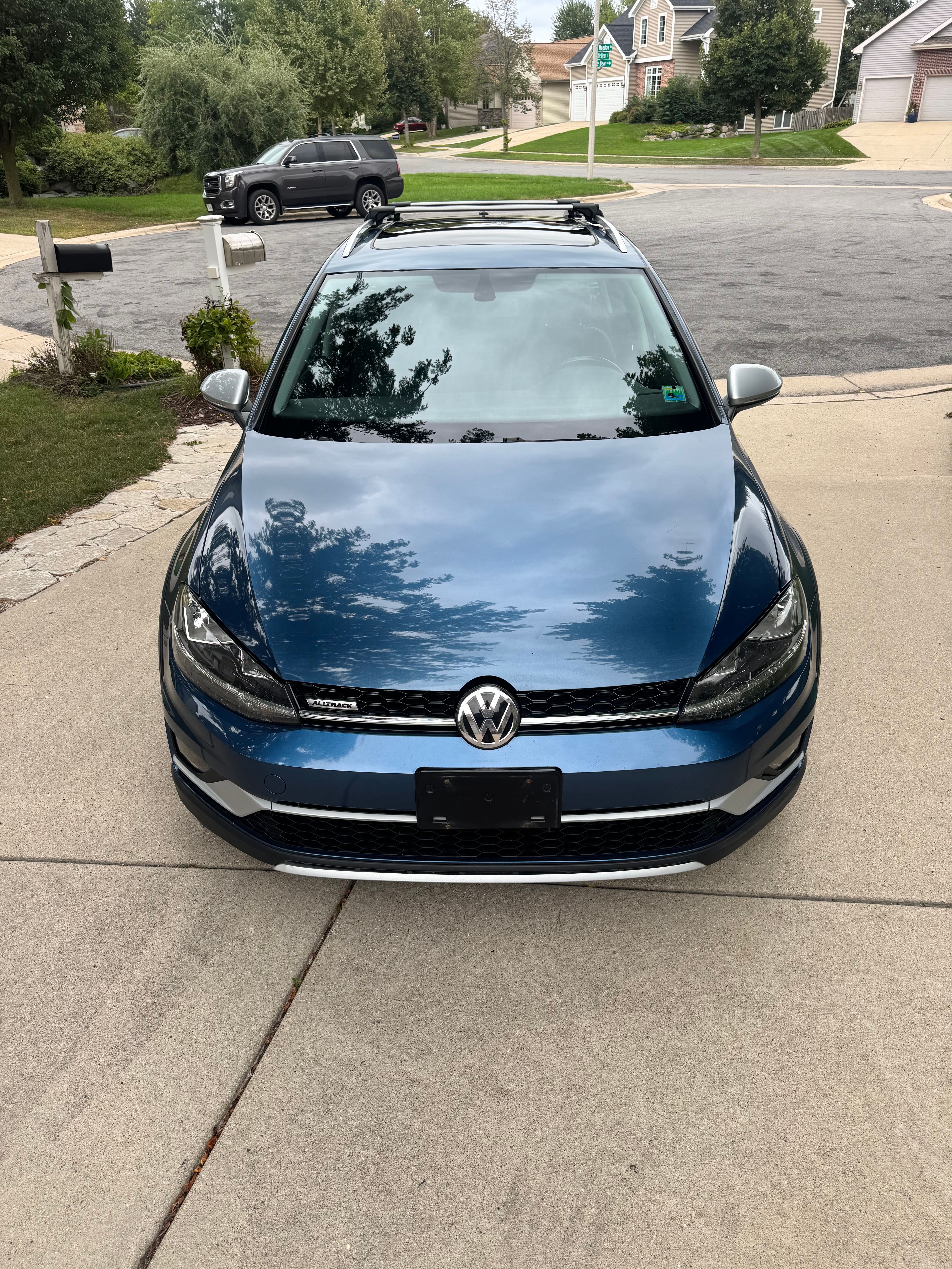 Used 2018 Volkswagen Golf Alltrack SE AWD/4WD image 2