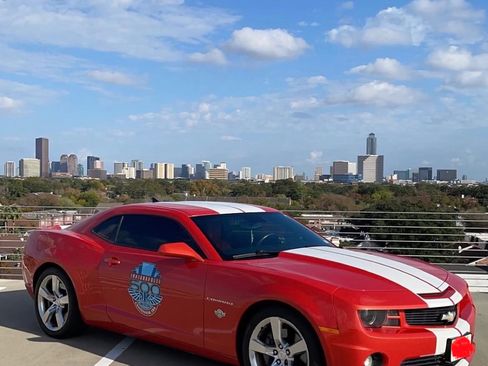 Used 2010 Chevrolet Camaro SS w/ Interior Accent Trim Package RWD image 1
