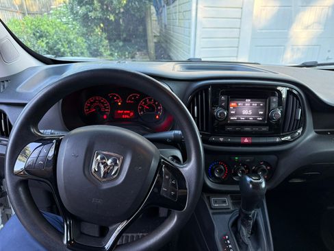 Used 2018 RAM ProMaster City Tradesman FWD image 9