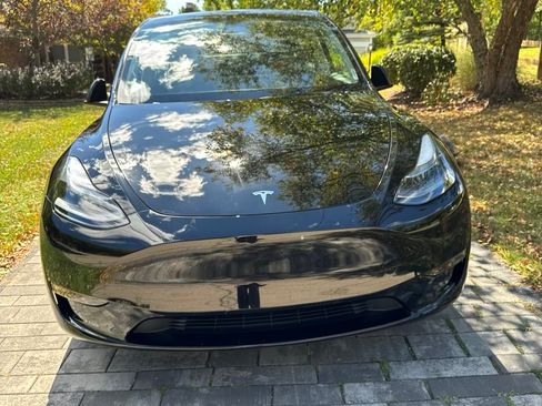 Used 2023 Tesla Model Y Performance AWD/4WD image 2
