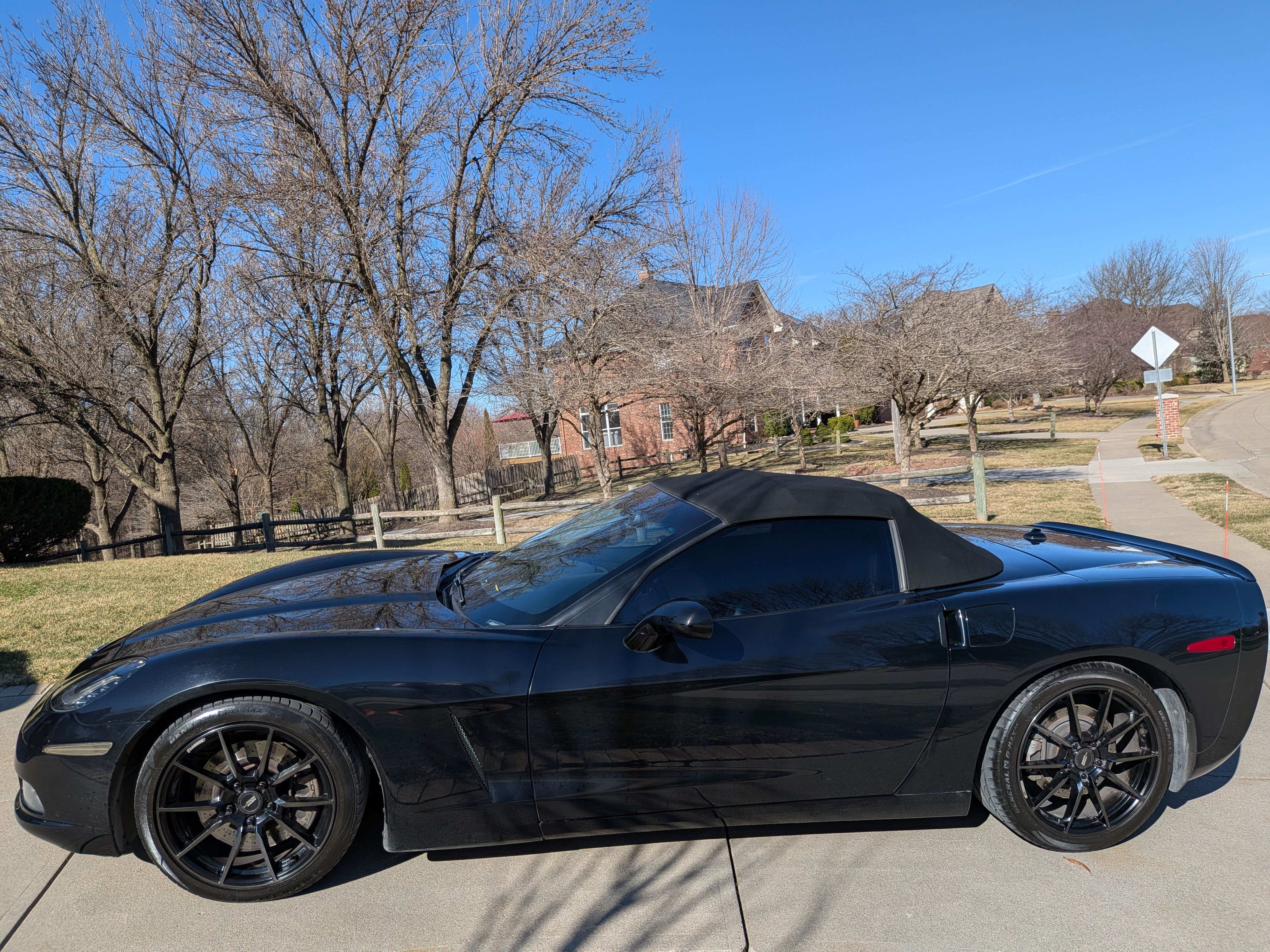Used 2005 Chevrolet Corvette Convertible w/ Preferred Equipment Group RWD image 9