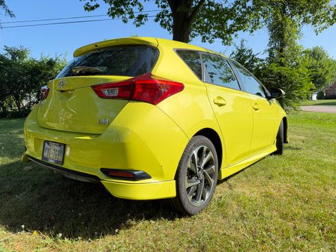 Used 2017 Toyota Corolla iM FWD image 5