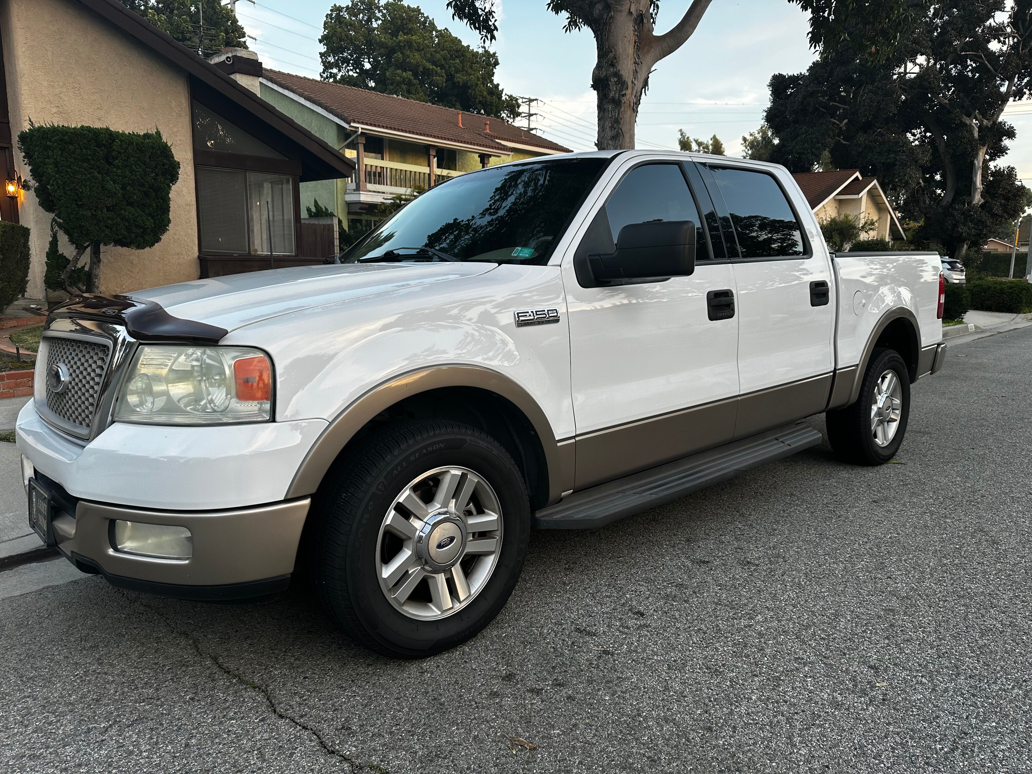 Used 2004 Ford F150 Lariat RWD image 1