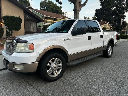 Used 2004 Ford F150 Lariat RWD image 1