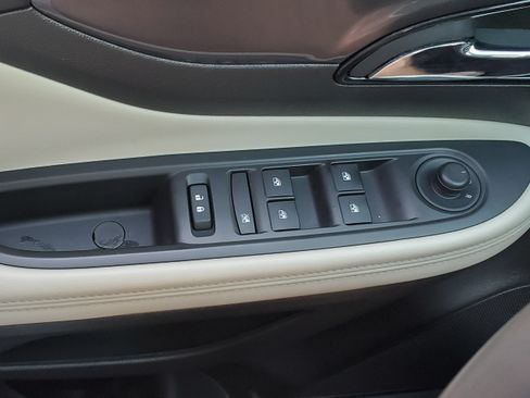 Used 2019 Buick Encore Preferred image 30