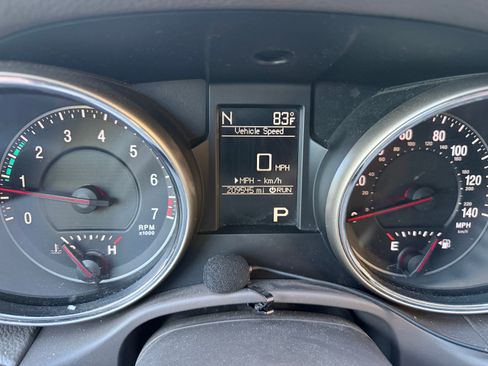 Used 2012 Jeep Grand Cherokee Laredo w/ Laredo E Group AWD/4WD image 10