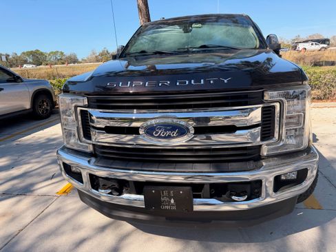 Used 2019 Ford F250 XLT w/ XLT Premium Package image 9