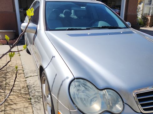 Used 2005 Mercedes-Benz C 230 Sedan image 2