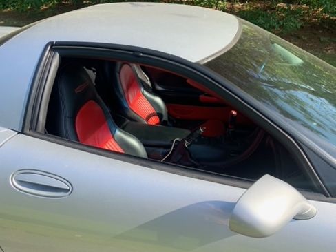 Used 2001 Chevrolet Corvette Z06 w/ Memory Pkg image 6