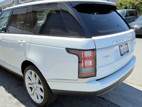 Used 2017 Land Rover Range Rover HSE AWD/4WD image 8