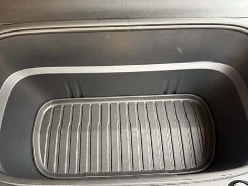 Used 2026 Tesla Model Y Long Range image 16