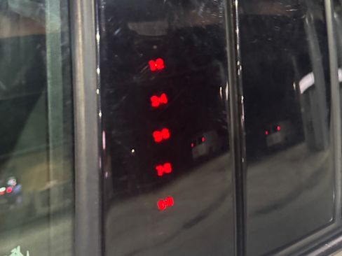 Used 2015 Ford Escape SE image 2