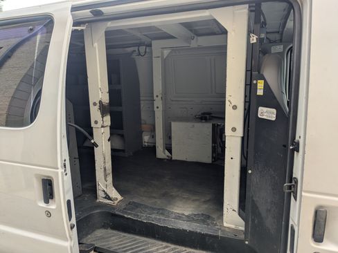 Used 2003 Ford E-350 and Econoline 350 Super Duty image 1