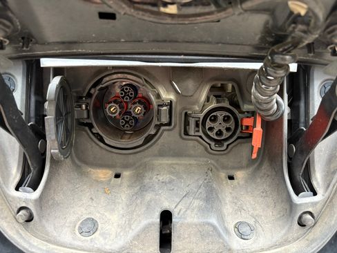 Used 2016 Nissan Leaf SL w/ Premium Package image 23