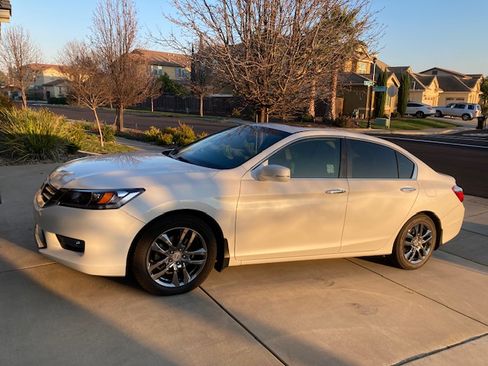 Used 2015 Honda Accord EX-L image 12