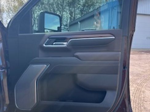 Used 2024 GMC Sierra 3500 Denali AWD/4WD image 11