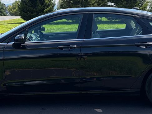 Used 2019 Ford Fusion S FWD image 2