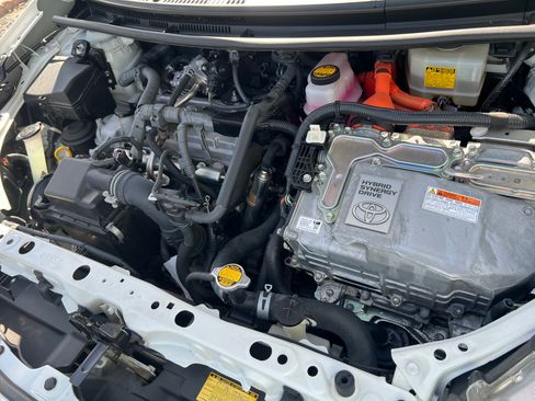 Used 2013 Toyota Prius C Two image 24