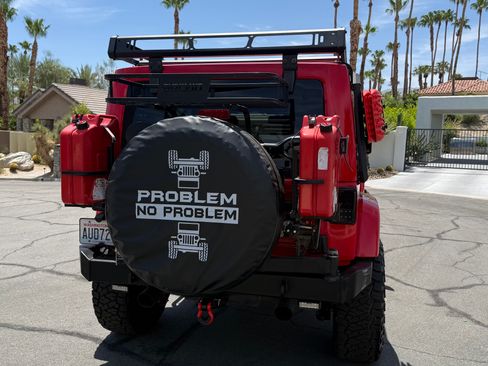 Used 2015 Jeep Wrangler Unlimited Rubicon AWD/4WD image 8