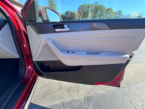 Used 2017 Hyundai Sonata Sport FWD image 22