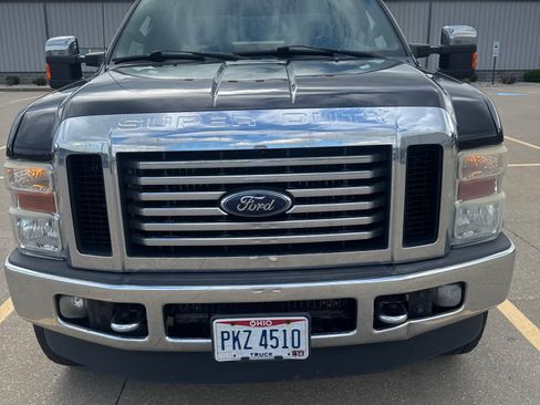 Used 2010 Ford F350 Lariat image 4