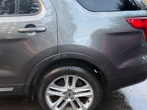 Used 2016 Ford Explorer XLT w/ Equipment Group 202A image 4