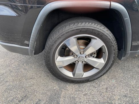 Used 2015 Jeep Grand Cherokee Limited w/ Luxury Group II image 11