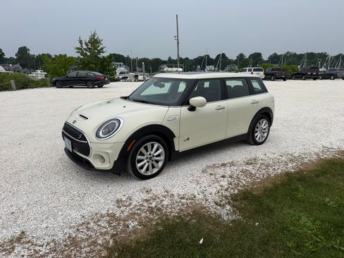 Used 2023 MINI Cooper Clubman S w/ Premium Package AWD/4WD image 10