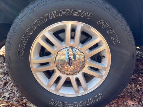 Used 2010 Ford F150 Lariat image 23