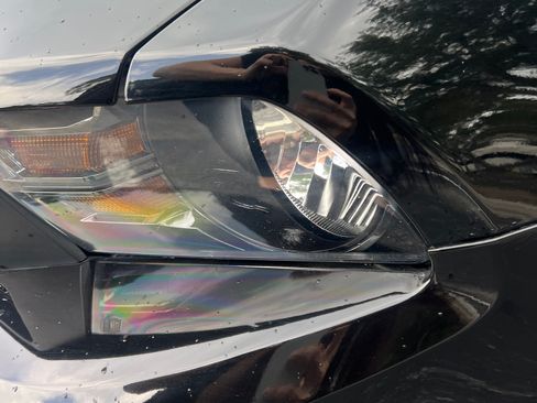 Used 2011 Ford Mustang GT Premium image 18