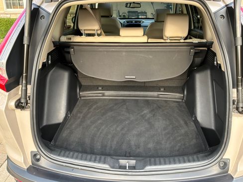 Used 2018 Honda CR-V Touring image 12