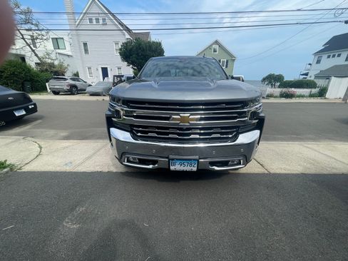 Used 2020 Chevrolet Silverado 1500 LTZ w/ LTZ Premium Package AWD/4WD image 5