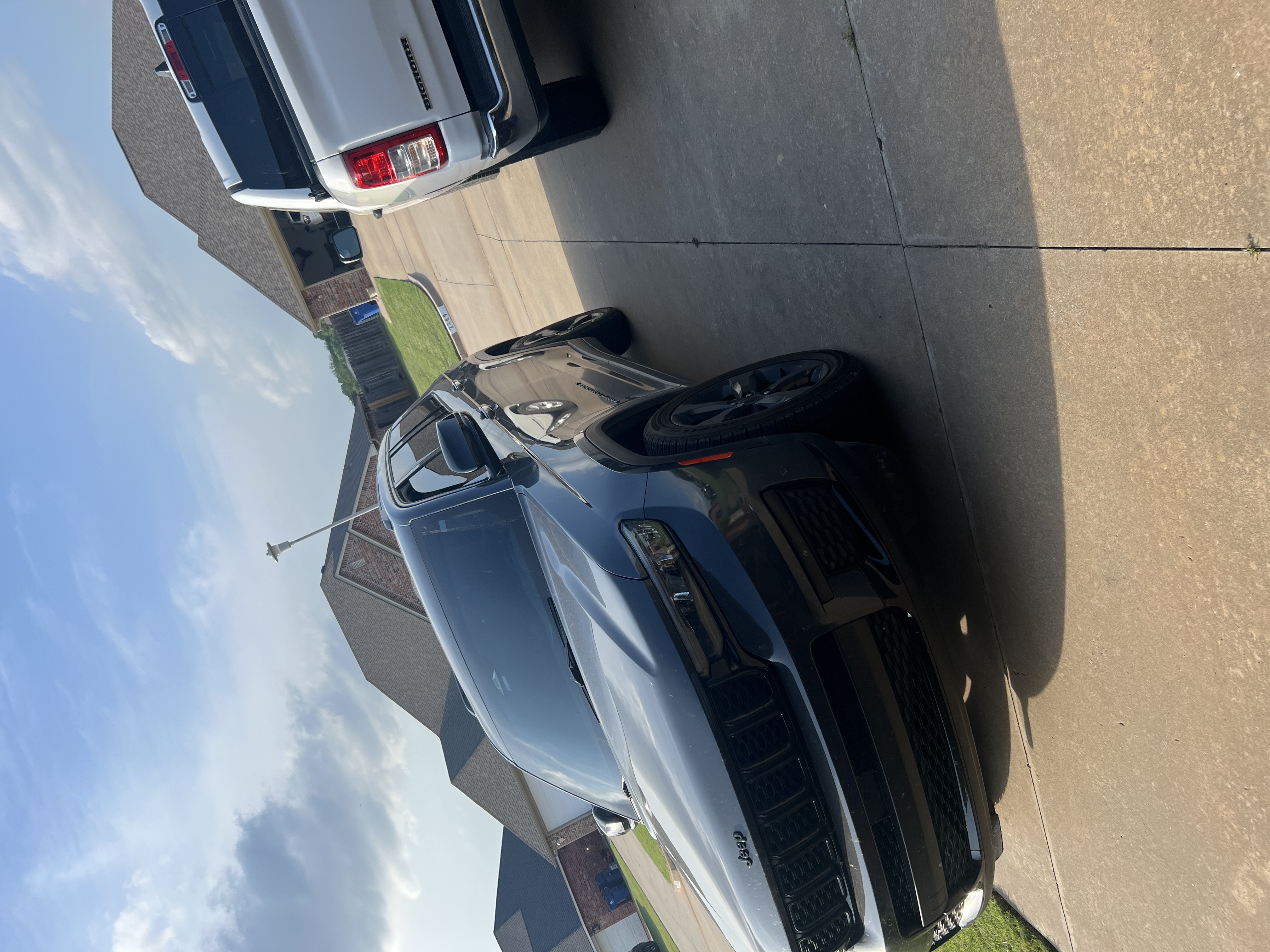 Used 2021 Jeep Grand Cherokee L Laredo AWD/4WD image 15