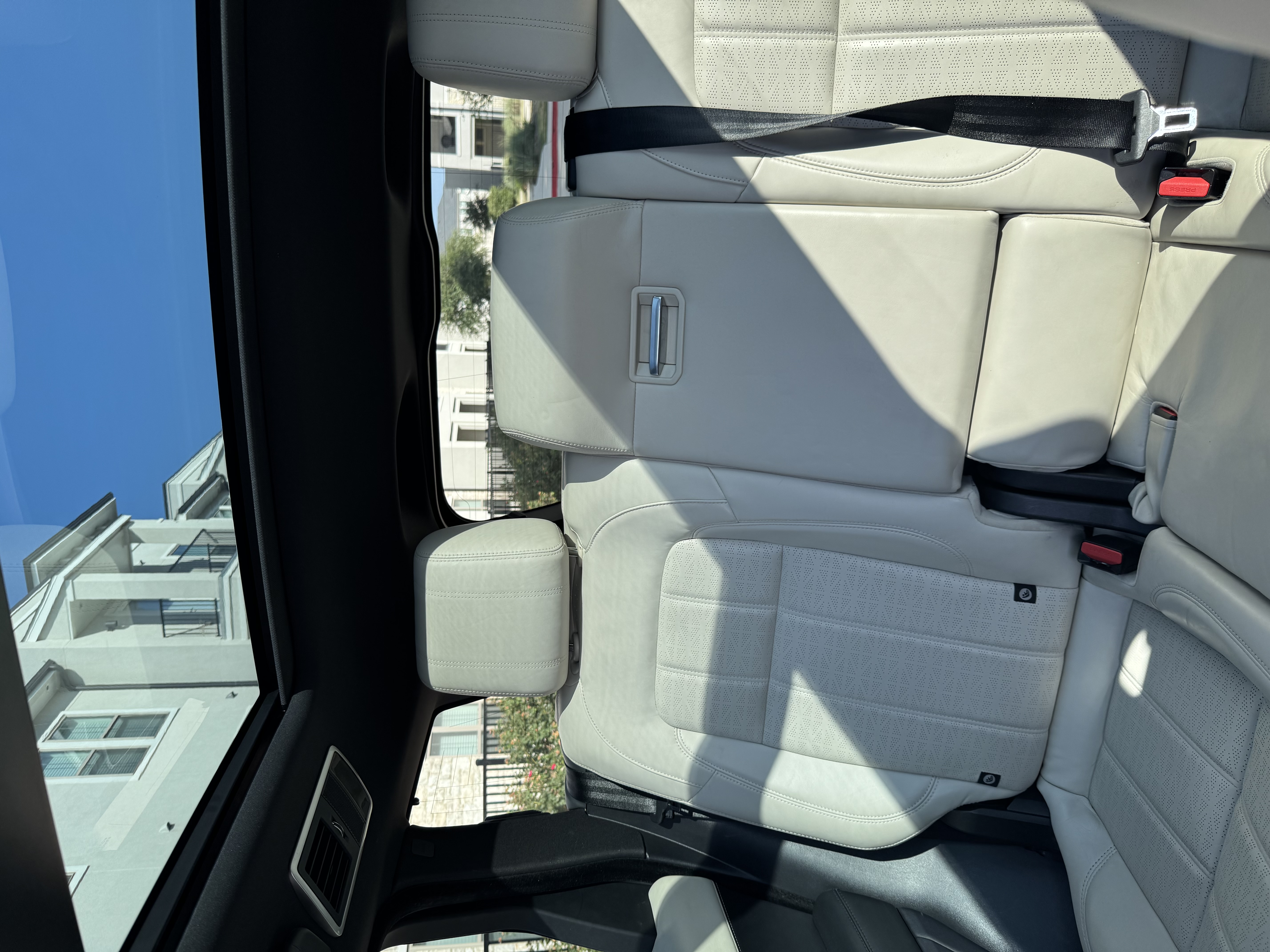 Used 2018 Land Rover Range Rover Sport HSE Dynamic AWD/4WD image 16