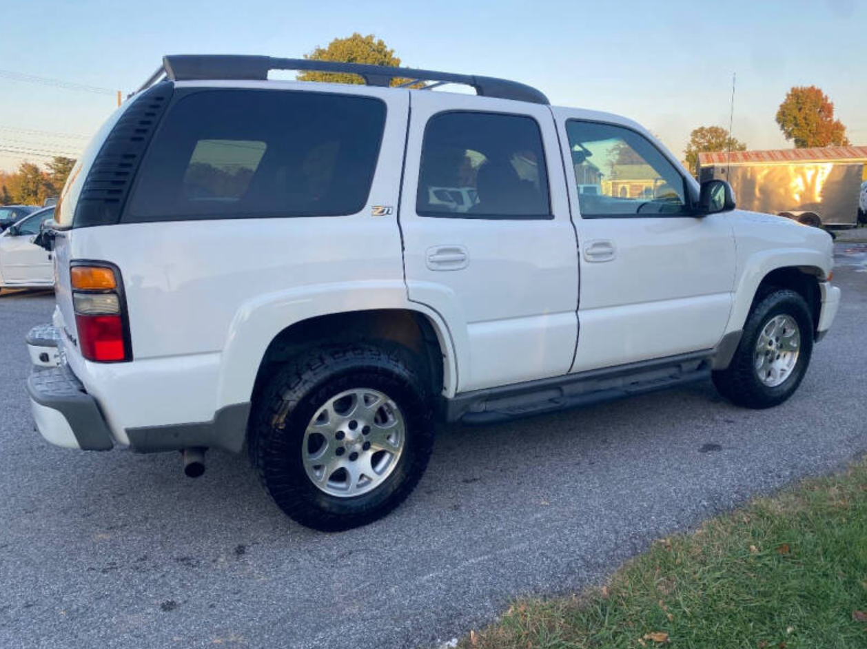 Used 2004 Chevrolet Tahoe Z71 w/ Z71 Preferred Equipment Group AWD/4WD image 4