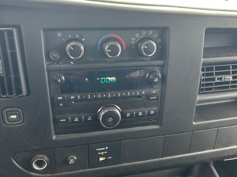 Used 2009 Chevrolet Express 3500 Extended Passenger w/ LT Preferred Equipment Group image 6